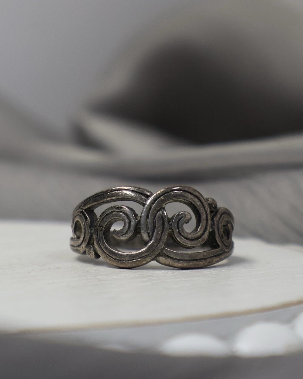 Retired James Avery 925 Gentle Wave Swirl Scroll Ring 3.3G / Sz 6
